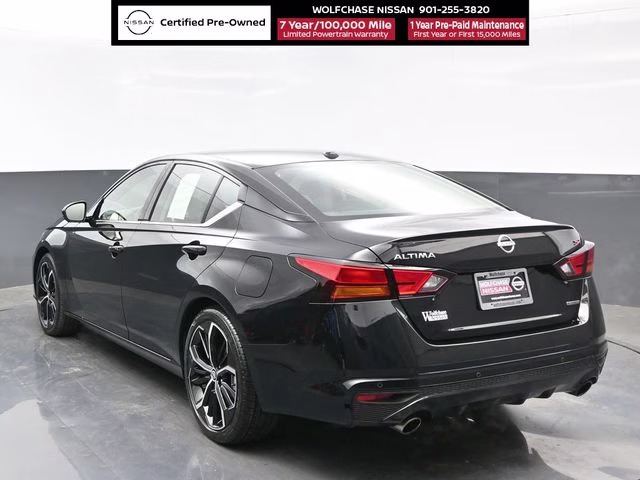 2024 Super Black Clearcoat Nissan Altima 2.0 SR FWD Sedan
