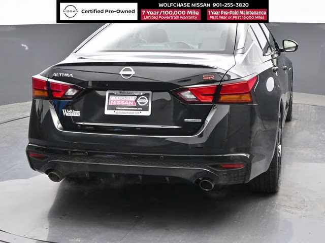 2024 Super Black Clearcoat Nissan Altima 2.0 SR FWD Sedan