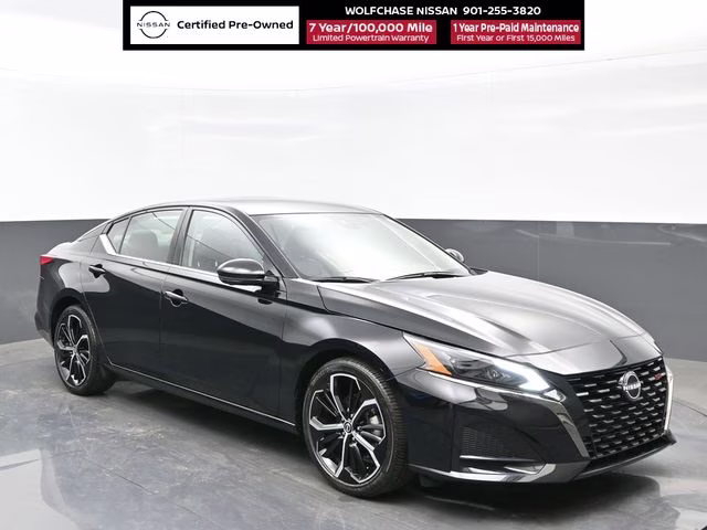 2024 Super Black Clearcoat Nissan Altima 2.0 SR FWD Sedan