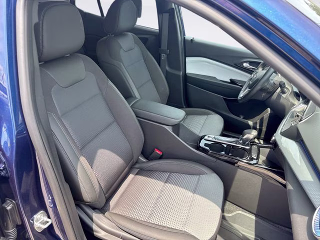 2024 Blue Chevrolet Trax LT FWD SUV