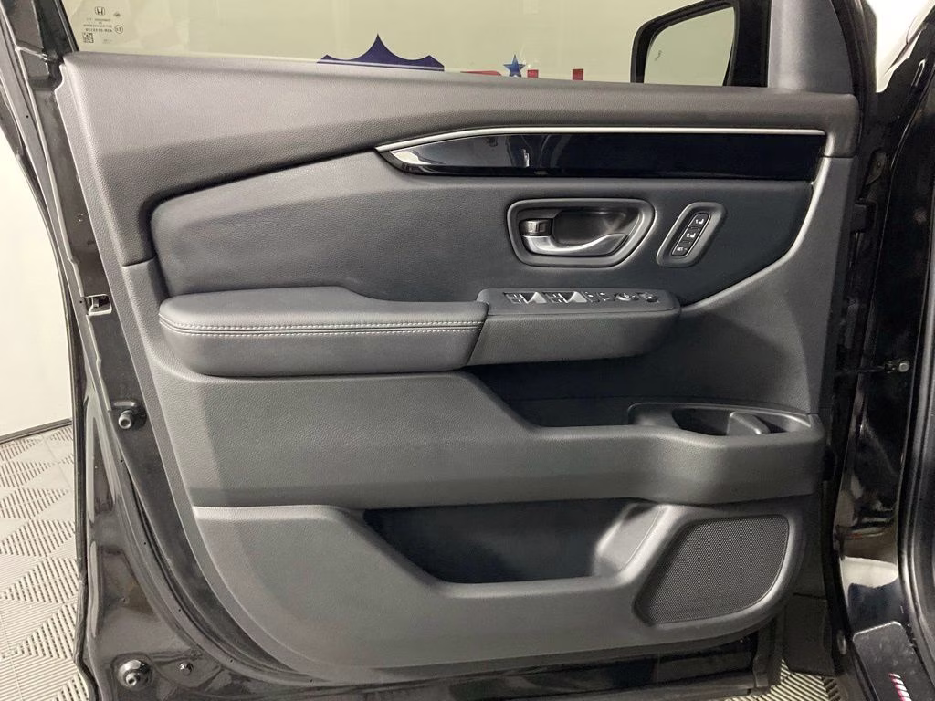 2023 Black Honda Pilot EX-L FWD SUV