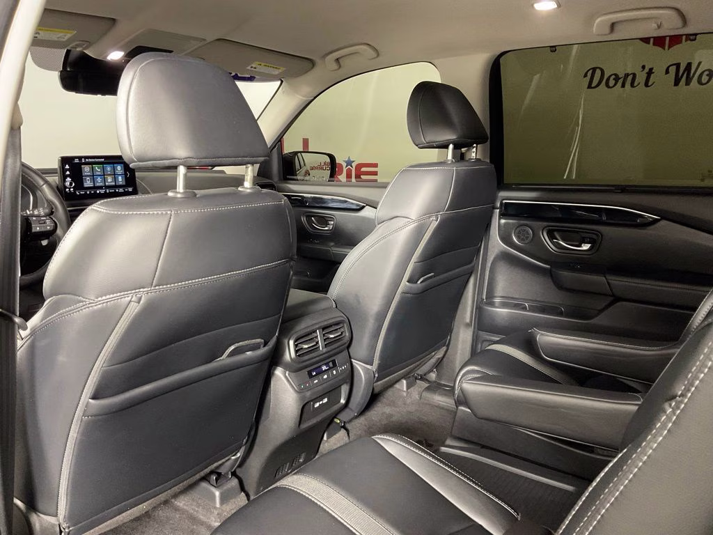 2023 Black Honda Pilot EX-L FWD SUV