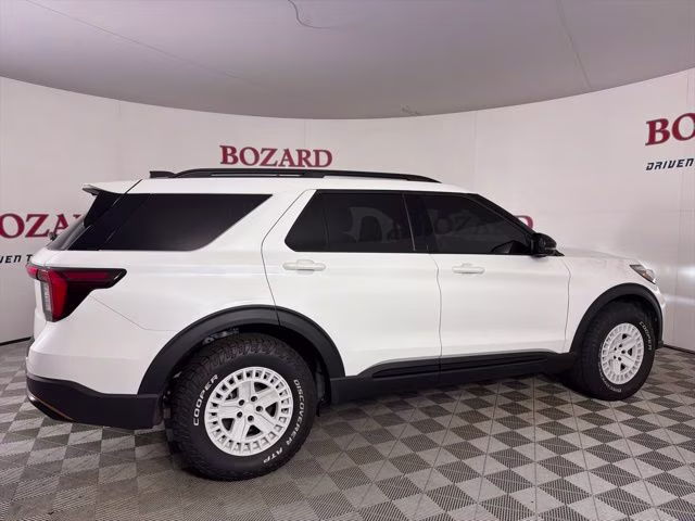 2026 White Metallic Ford Explorer Tremor 4X4 SUV