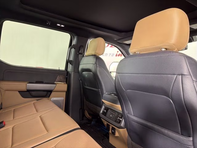 2023 Black Metallic Ford Super Duty F-350 SRW Lariat 4X4 Truck