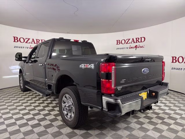 2023 Black Metallic Ford Super Duty F-350 SRW Lariat 4X4 Truck