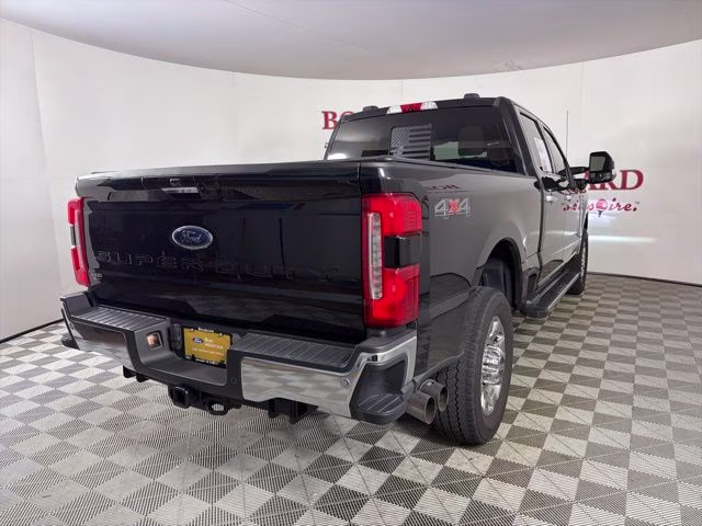 2023 Black Metallic Ford Super Duty F-350 SRW Lariat 4X4 Truck