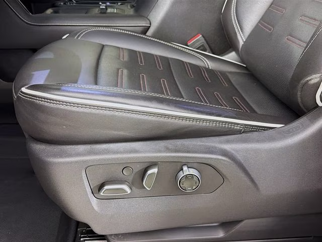 2025 Thunderstorm Gray GMC Sierra 2500HD AT4X 4X4 Truck