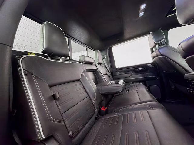 2025 Thunderstorm Gray GMC Sierra 2500HD AT4X 4X4 Truck