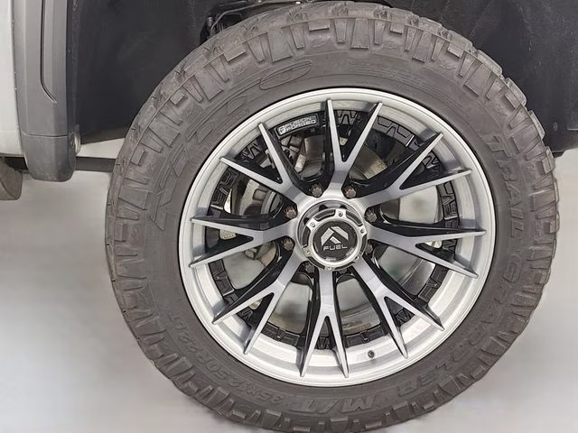 2025 Thunderstorm Gray GMC Sierra 2500HD AT4X 4X4 Truck