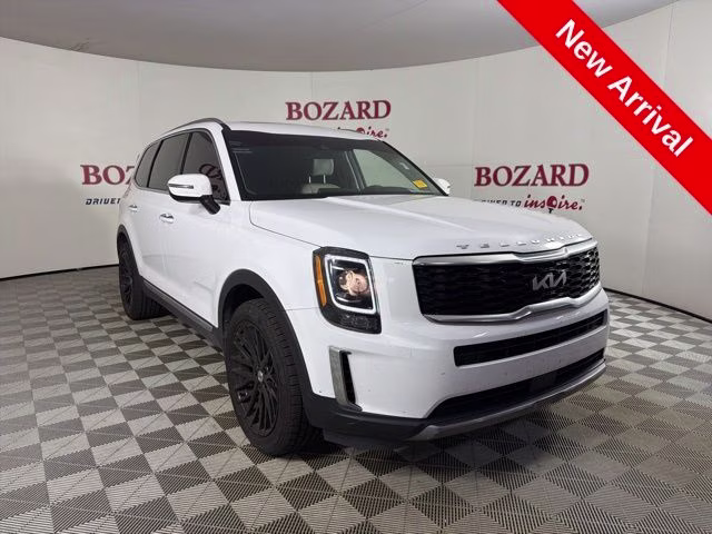 2022 White Pearl Kia Telluride S FWD SUV