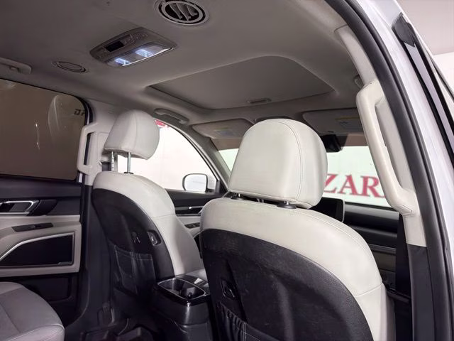 2022 White Pearl Kia Telluride S FWD SUV