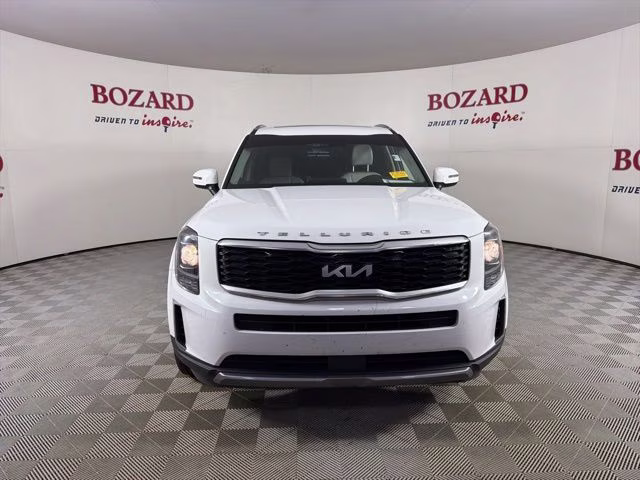2022 White Pearl Kia Telluride S FWD SUV