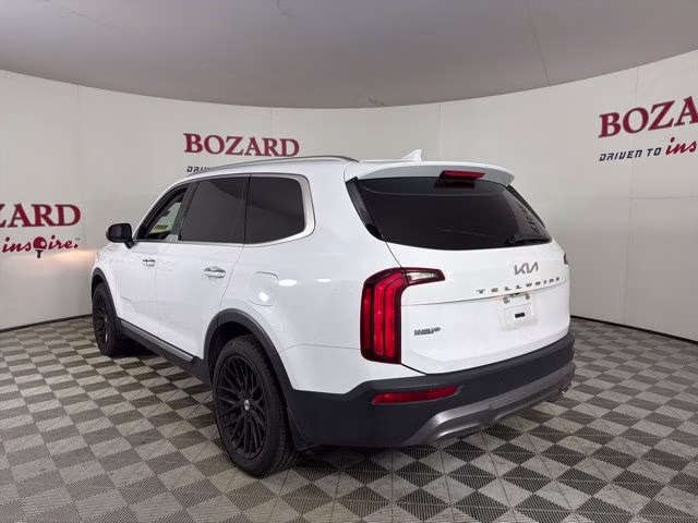 2022 White Pearl Kia Telluride S FWD SUV