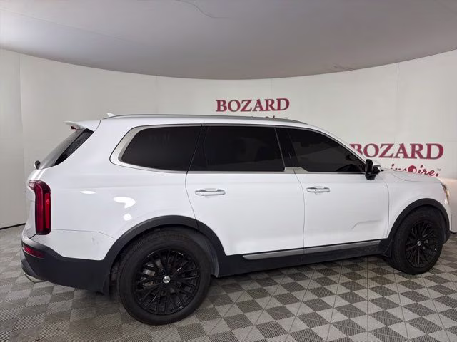 2022 White Pearl Kia Telluride S FWD SUV
