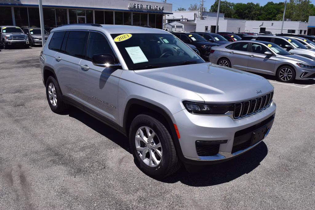2023 Silver Zynith Jeep Grand Cherokee L Limited 4X4 SUV