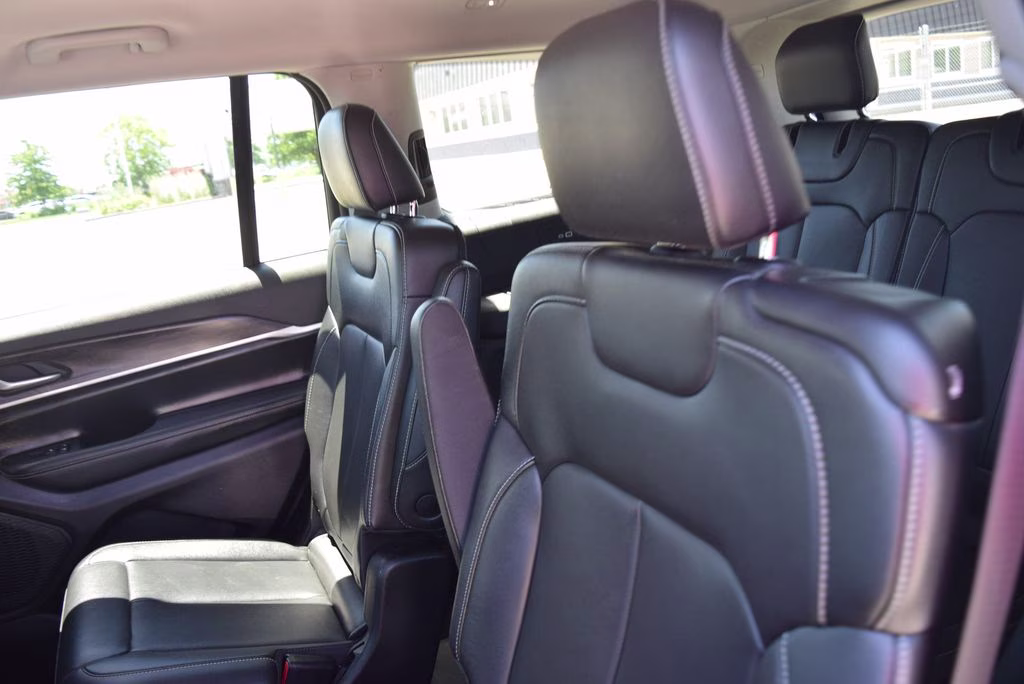 2023 Silver Zynith Jeep Grand Cherokee L Limited 4X4 SUV