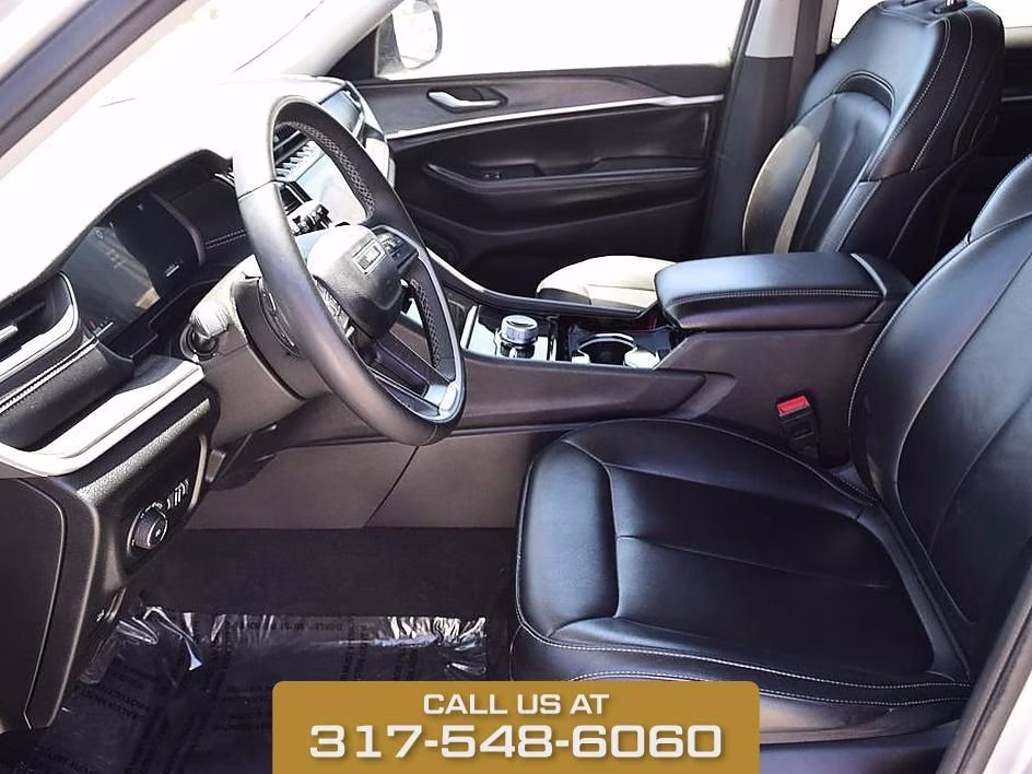 2023 Silver Jeep Grand Cherokee L Limited 4X4 SUV
