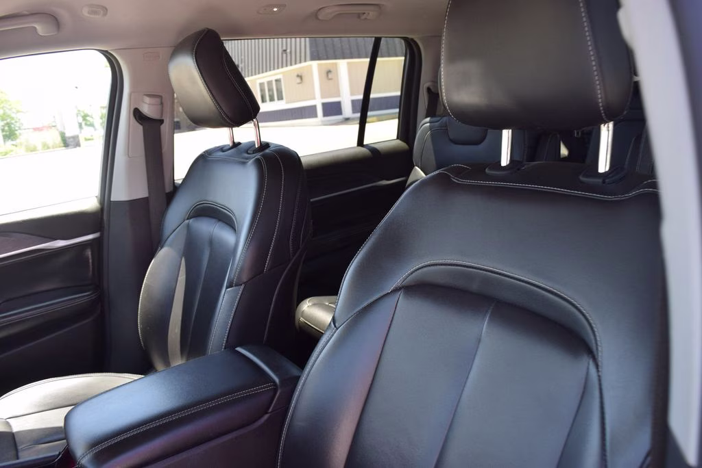 2023 Silver Zynith Jeep Grand Cherokee L Limited 4X4 SUV