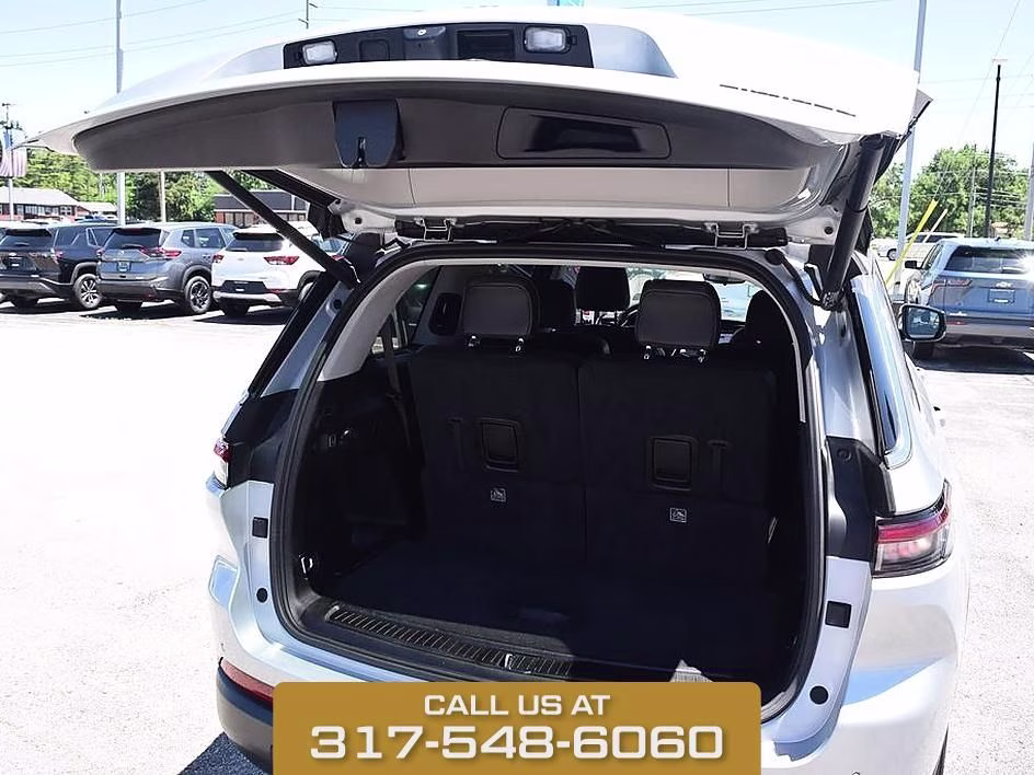 2023 Silver Jeep Grand Cherokee L Limited 4X4 SUV
