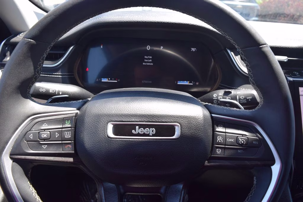 2023 Silver Zynith Jeep Grand Cherokee L Limited 4X4 SUV