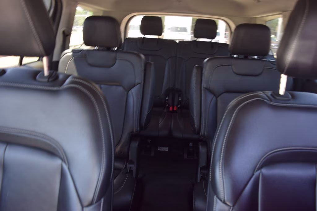 2023 Silver Zynith Jeep Grand Cherokee L Limited 4X4 SUV