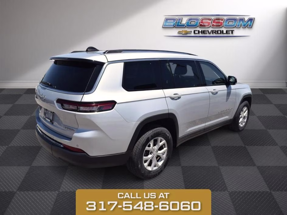 2023 Silver Jeep Grand Cherokee L Limited 4X4 SUV