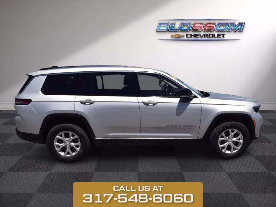 2023 Silver Jeep Grand Cherokee L Limited 4X4 SUV