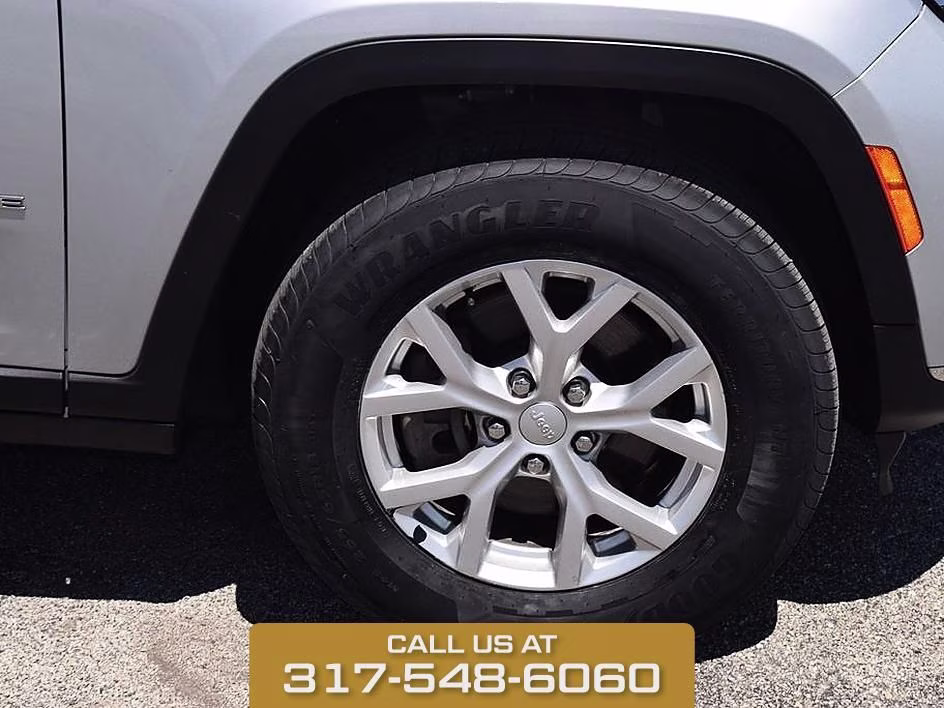 2023 Silver Jeep Grand Cherokee L Limited 4X4 SUV