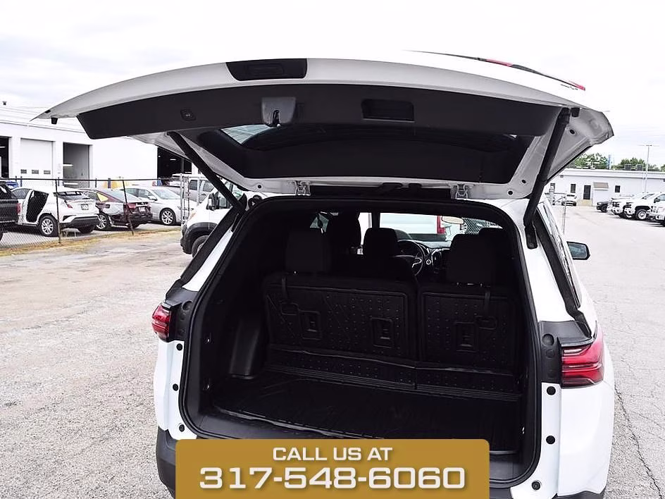 2023 Summit White Chevrolet Traverse LT FWD SUV