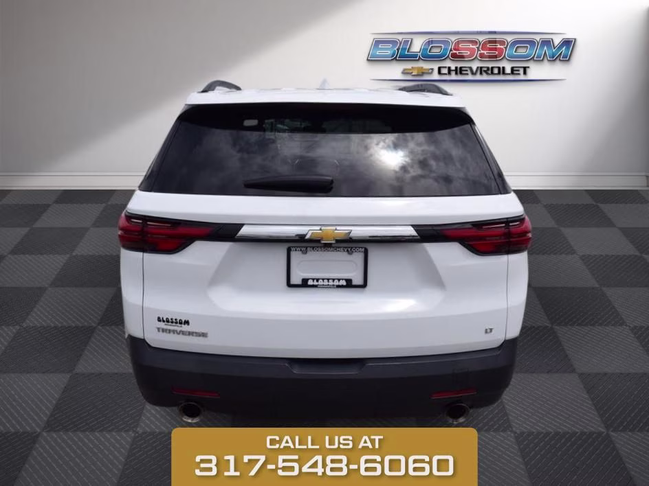 2023 Summit White Chevrolet Traverse LT FWD SUV