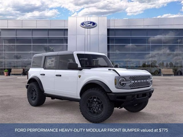 2026 Oxford White Ford Bronco Badlands 4X4 SUV