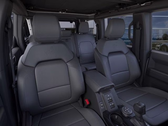 2026 Oxford White Ford Bronco Badlands 4X4 SUV