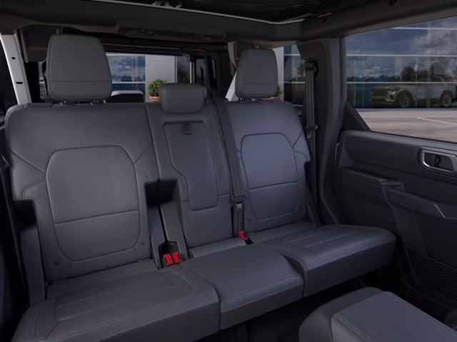 2026 Oxford White Ford Bronco Badlands 4X4 SUV