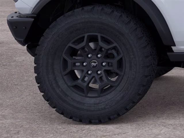 2026 Oxford White Ford Bronco Badlands 4X4 SUV
