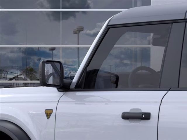 2026 Oxford White Ford Bronco Badlands 4X4 SUV