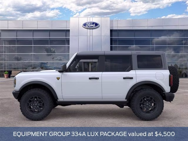 2026 Oxford White Ford Bronco Badlands 4X4 SUV