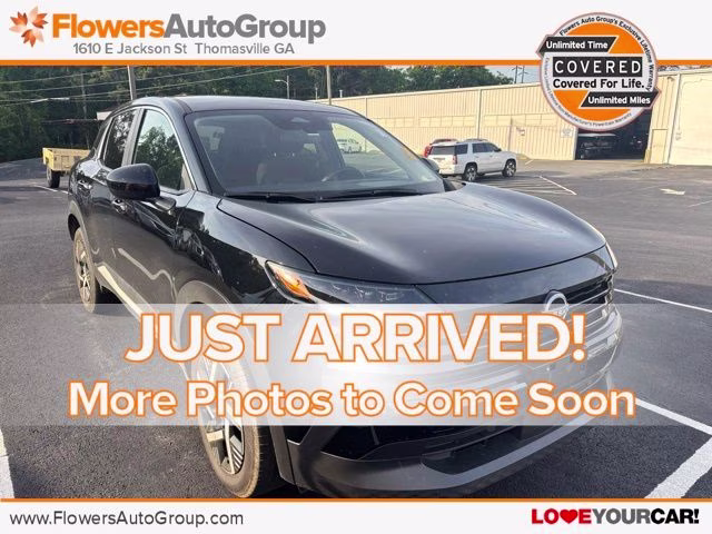 2025 Nissan Kicks 2.0 SV's photo