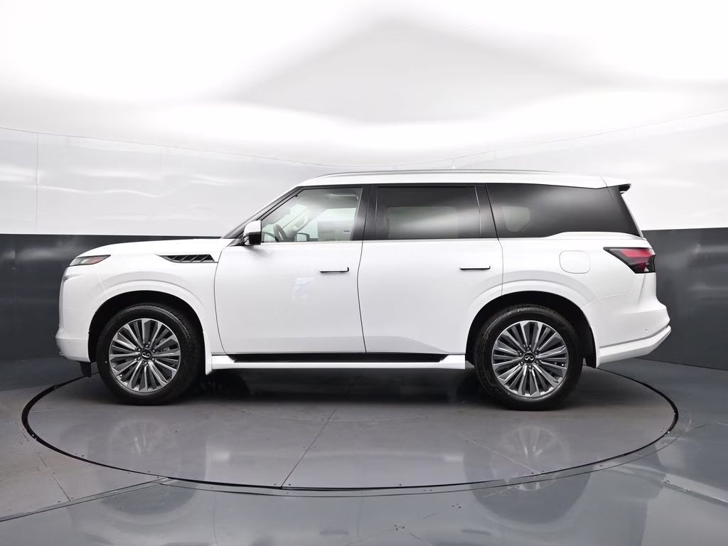 2026 White INFINITI QX80 LUXE RWD SUV