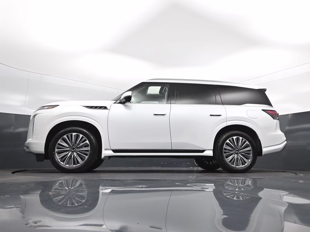 2026 White INFINITI QX80 LUXE RWD SUV