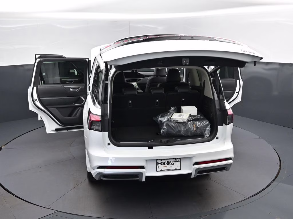 2026 White INFINITI QX80 LUXE RWD SUV