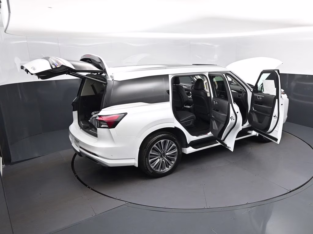 2026 White INFINITI QX80 LUXE RWD SUV