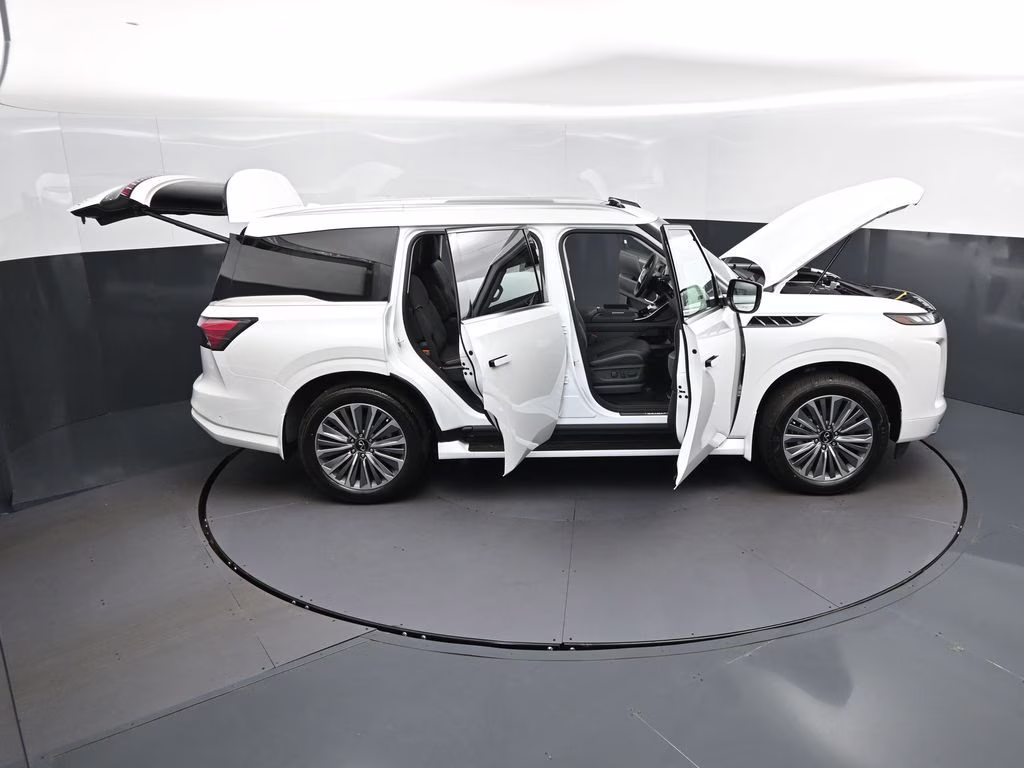 2026 White INFINITI QX80 LUXE RWD SUV