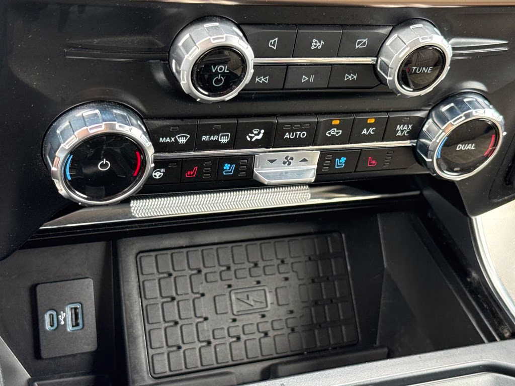 2024 Agate Black Metallic Ford F-150 Platinum 4X4 Truck