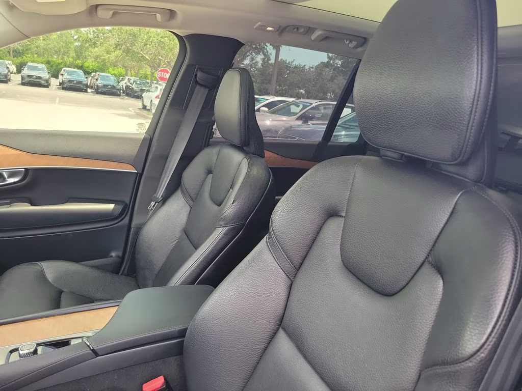 2023 Onyx Black Metallic Volvo XC90 Plus AWD SUV