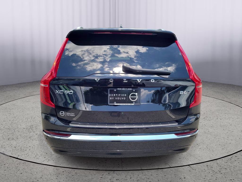 2023 Onyx Black Metallic Volvo XC90 Plus AWD SUV