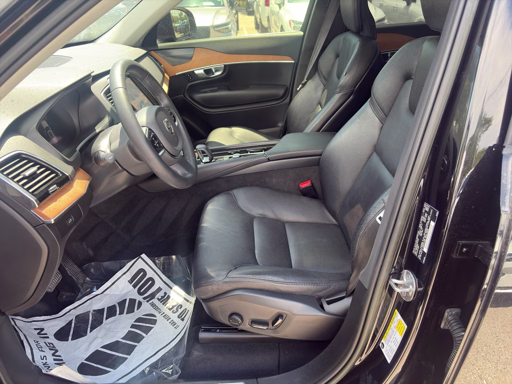 2023 Onyx Black Metallic Volvo XC90 Plus AWD SUV