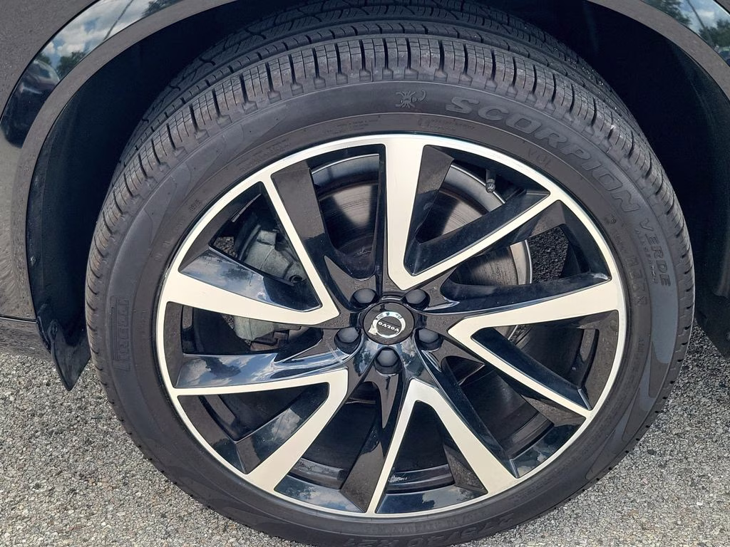 2023 Onyx Black Metallic Volvo XC90 Plus AWD SUV