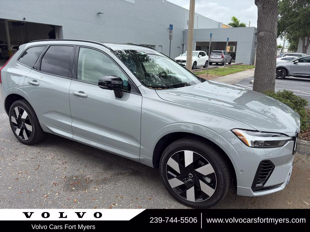 2025 Vapour Grey Metallic Volvo XC60 Plus AWD SUV