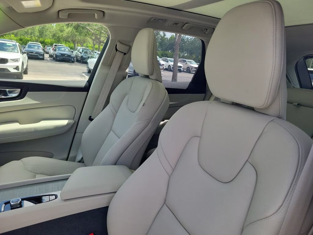 2025 Vapour Grey Metallic Volvo XC60 Plus AWD SUV