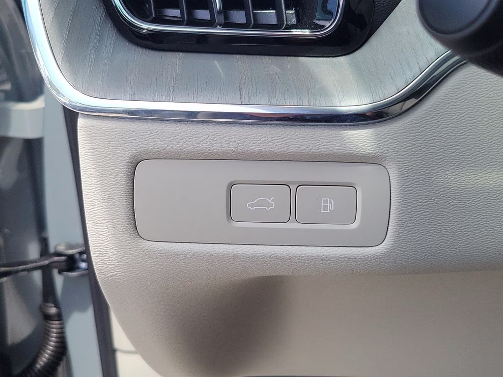 2025 Vapour Grey Metallic Volvo XC60 Plus AWD SUV